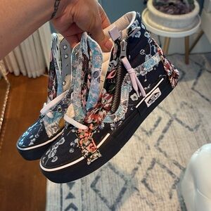 Off the wall vans NWT